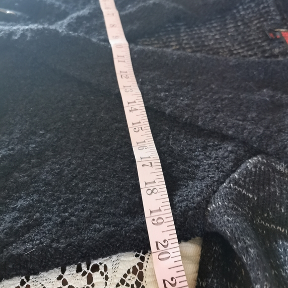 JJ. Basics Black & White Water Fall Sweater XL - Picture 8 of 10